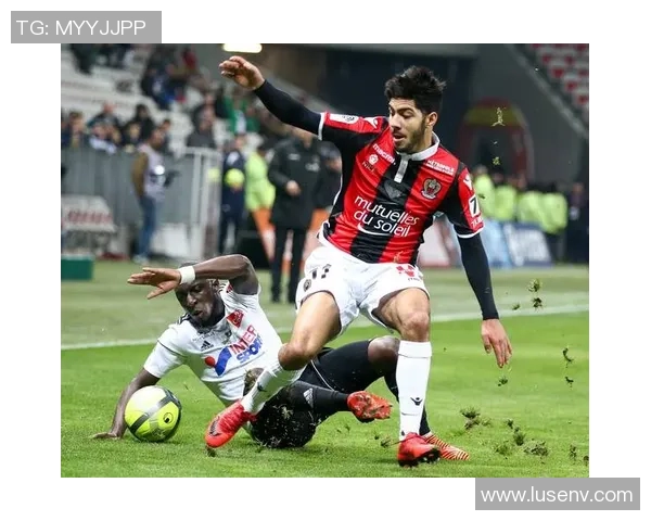 勒芒与尼奥尔的激烈对决揭示法乙联赛的竞争魅力与球队实力较量 勒芒与尼奥尔的激烈对决揭示法乙联赛的竞争魅力与球队实力较量