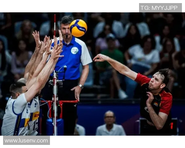 013维拉与伯明翰激战正酣谁能在这场对决中笑到最后