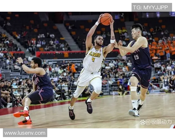 2015年CBA季后赛辽宁队对阵广东队的精彩对决回顾与分析